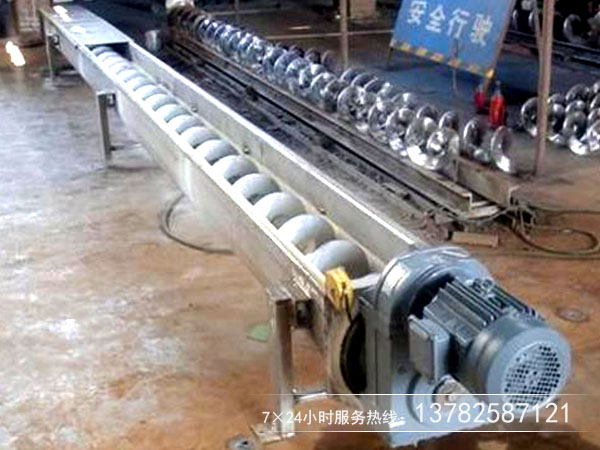 無軸螺旋輸送機使用環(huán)境惡劣，保養(yǎng)須謹慎