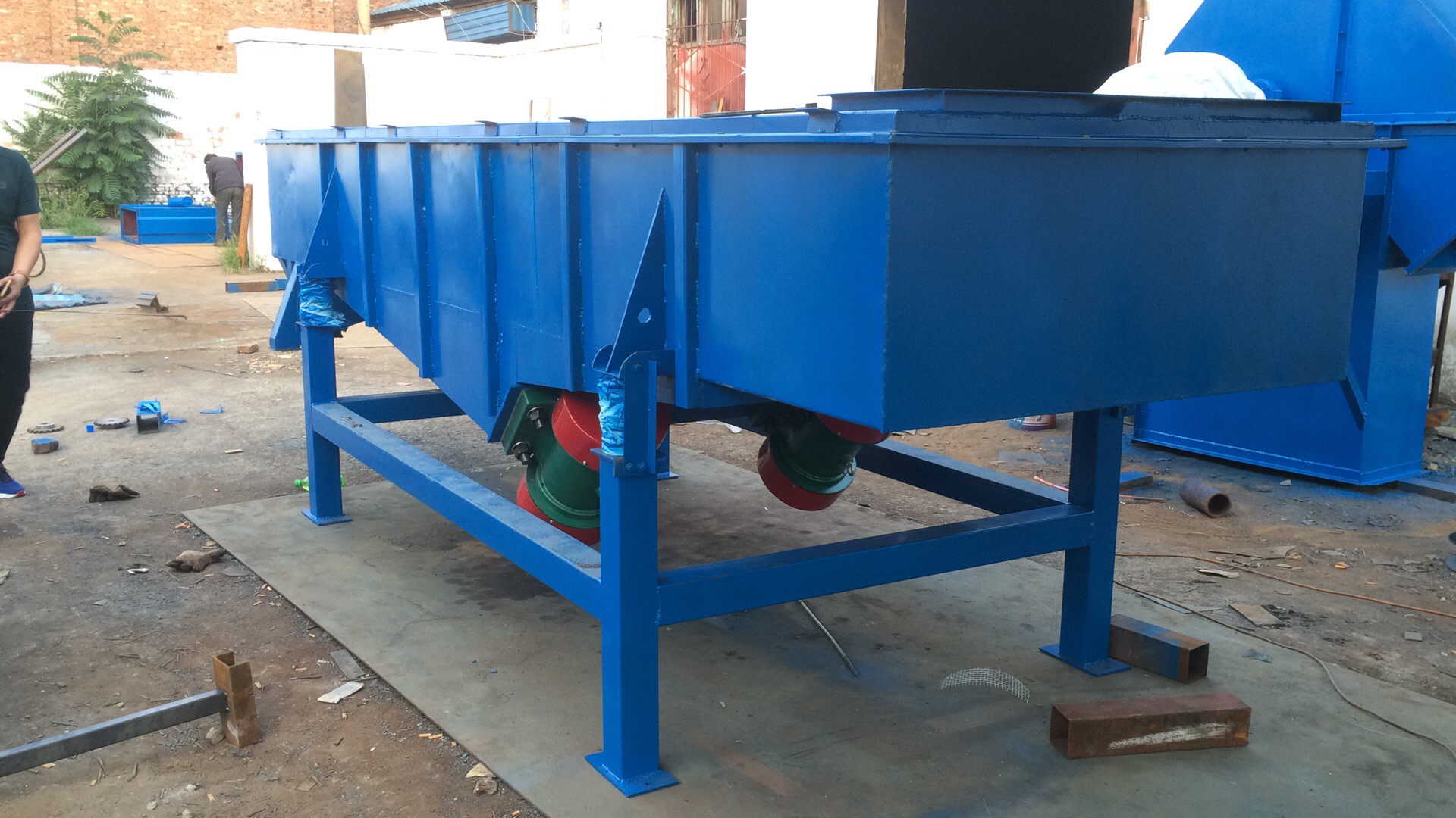 高頻電磁振網(wǎng)篩的使用注意哪些事項(xiàng)？